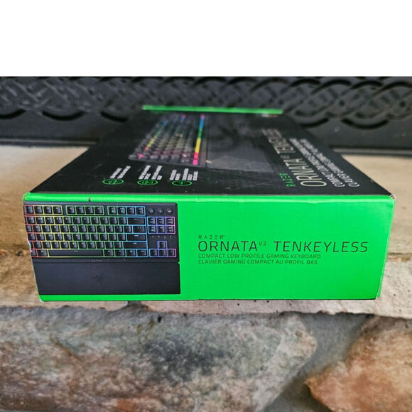 Razer Ornata V3 TKL Gaming Keyboard for PC - Picture 8 of 16